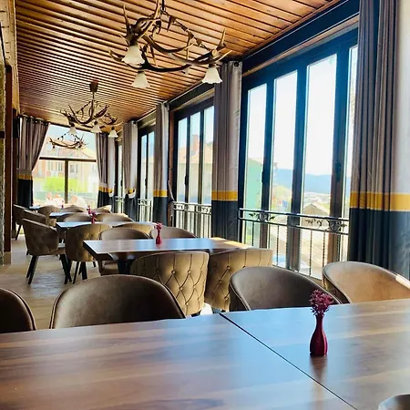 מלון Ardo Hill And Restaurant סרניצה